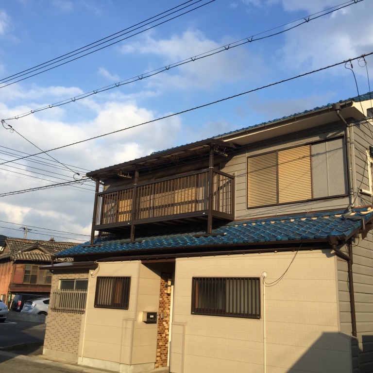 程度良好な借地売家。